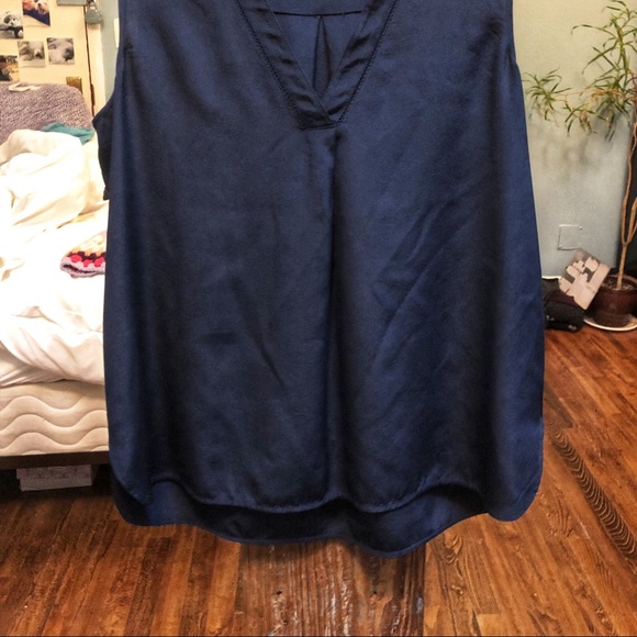 Vince Silky Navy Blue Top Size Small - Picture 2 of 5